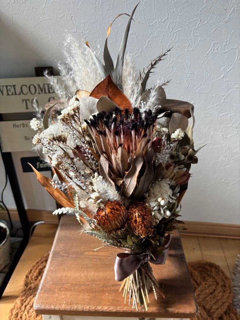 ドライフラワー　プロテア&ふわふわパンパスグラスの大人アンティークスワッグ♪