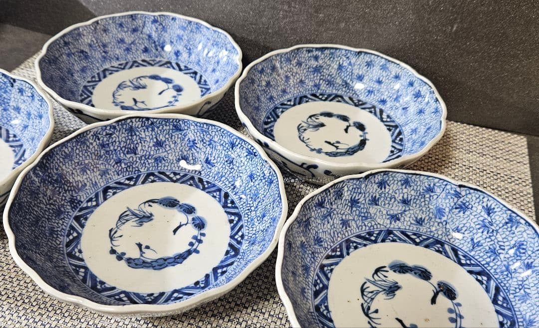 江戸時代末期　古伊万里　染付　手描き　みじん唐草文様　深皿　膾皿　なます皿　5客