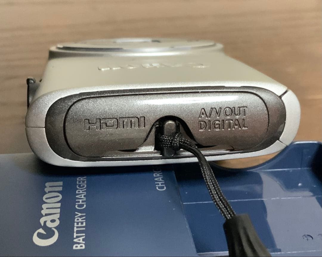 良品　Canon IXY 620F コンパクトデジタルカメラ 充電器付