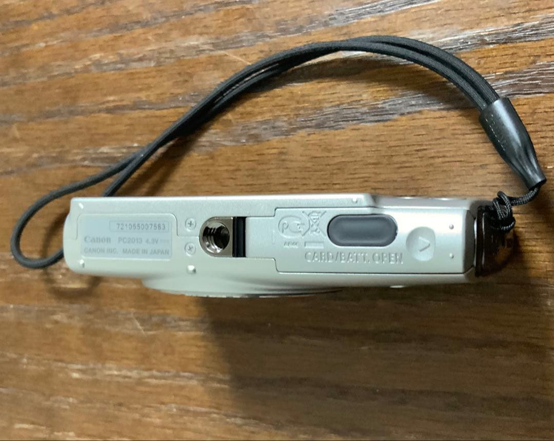 良品　Canon IXY 620F コンパクトデジタルカメラ 充電器付