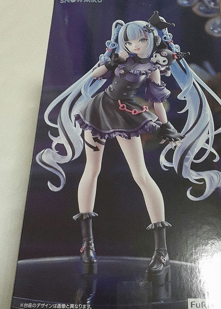 アニメキャラクターグッズまとめ売り缶バッジ＆美少女フィギュア等希少1000点以上