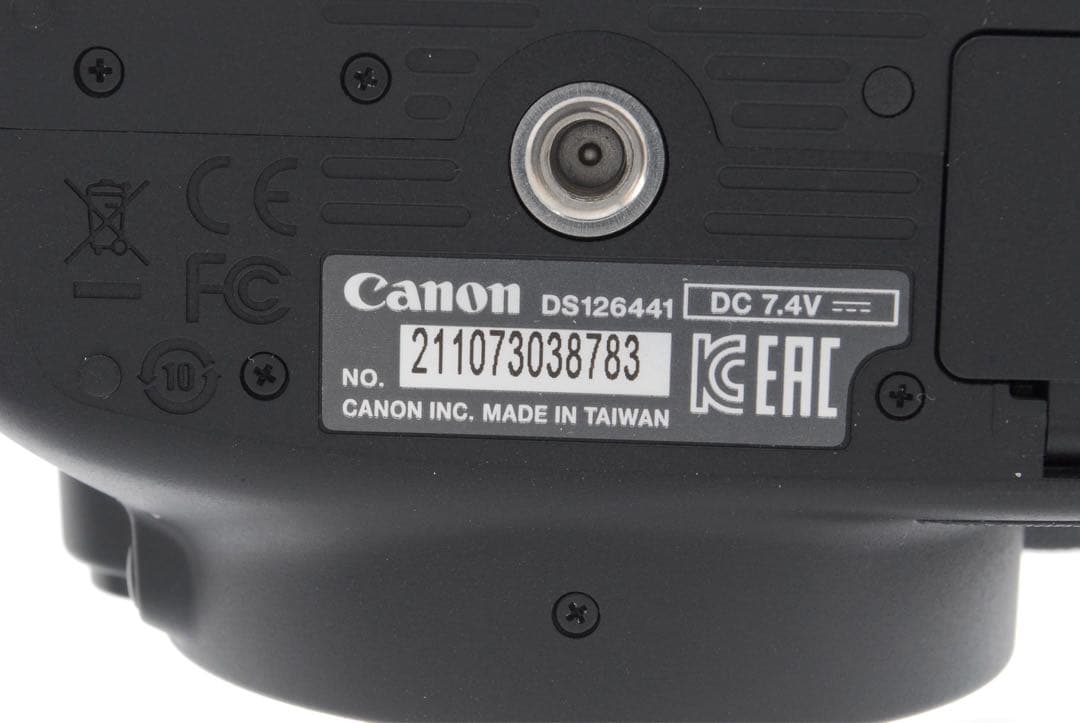 ✨極美品✨キャノン Kiss X7❤️わずか2,910ショット！