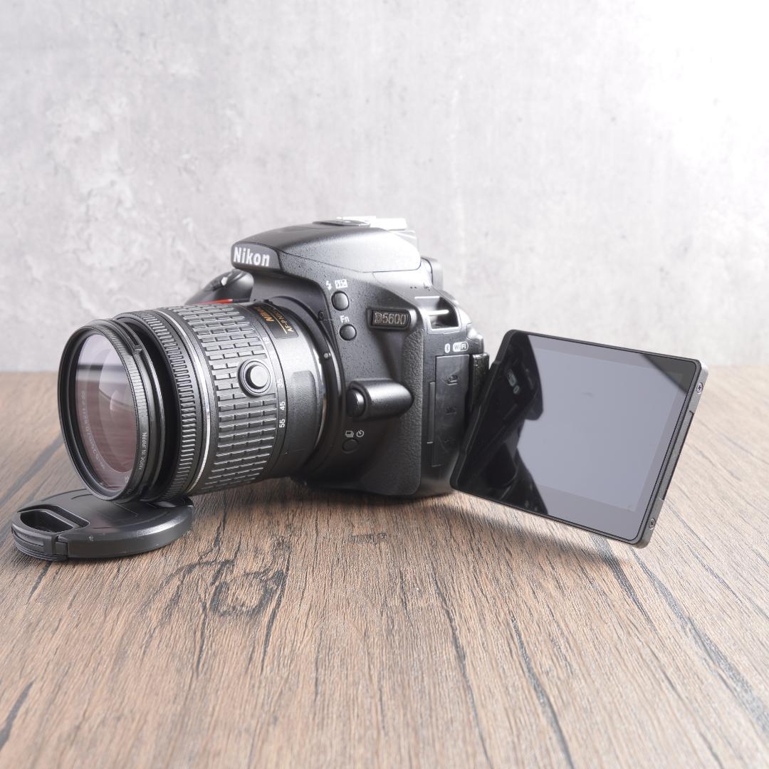 ショット数4965回で美品✨Wi-Fi搭載✨Nikon D5600　495-1