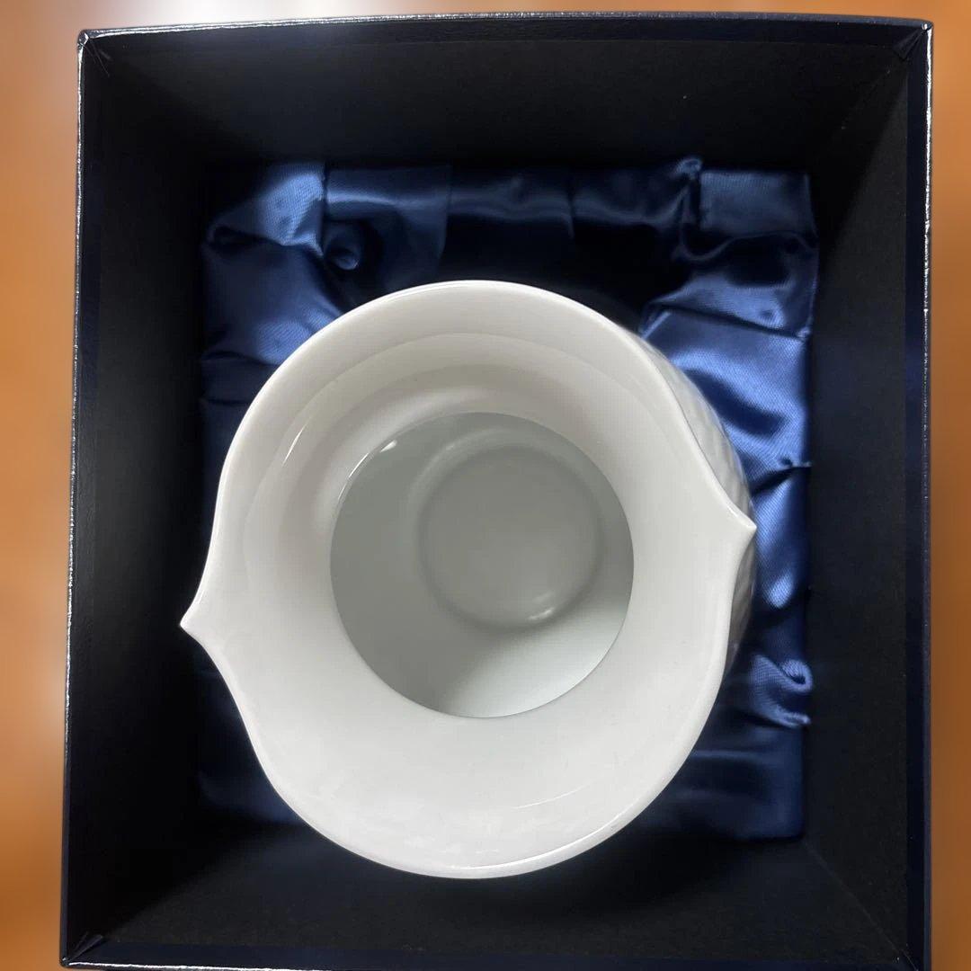 【新品・未使用】マイセン　MEISSEN花瓶　波の戯れ　陶器　白