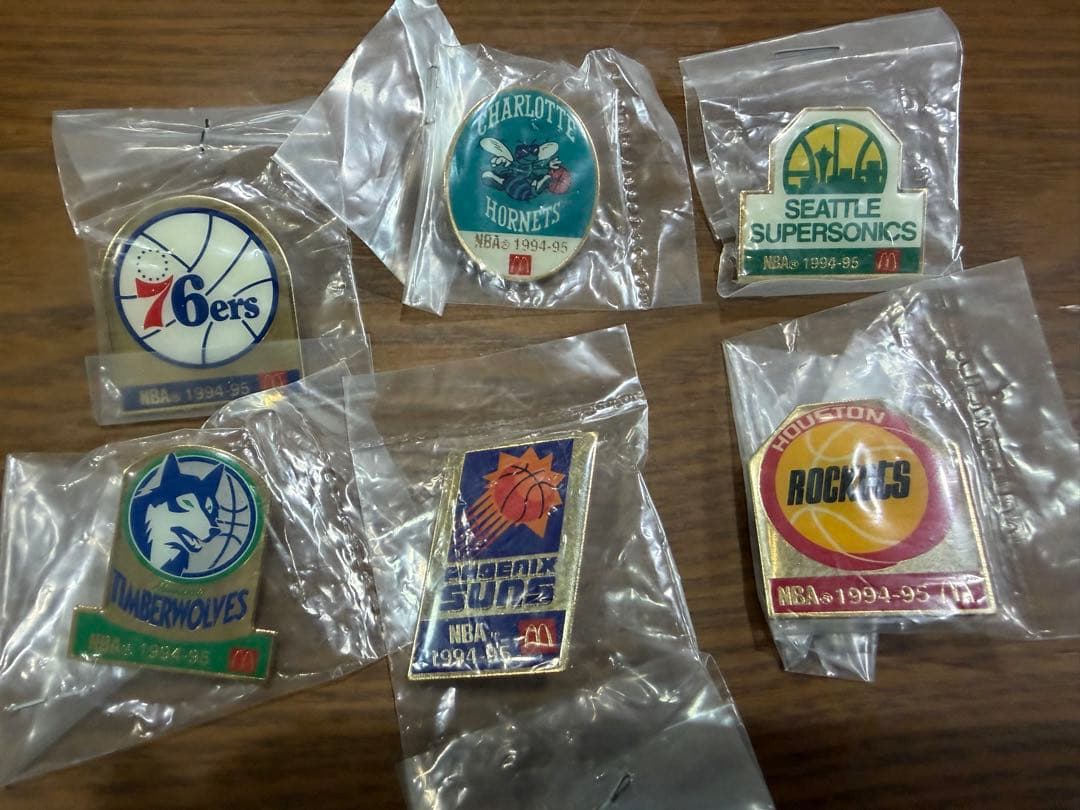 【新品未開封】NBA ピンズセット 25チーム(マクドナルド)