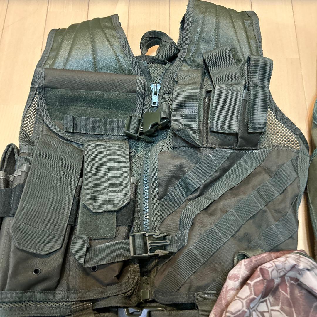 タクティカルベスト　ミリタリーベストセット（ブラック・グリーン・迷彩）
