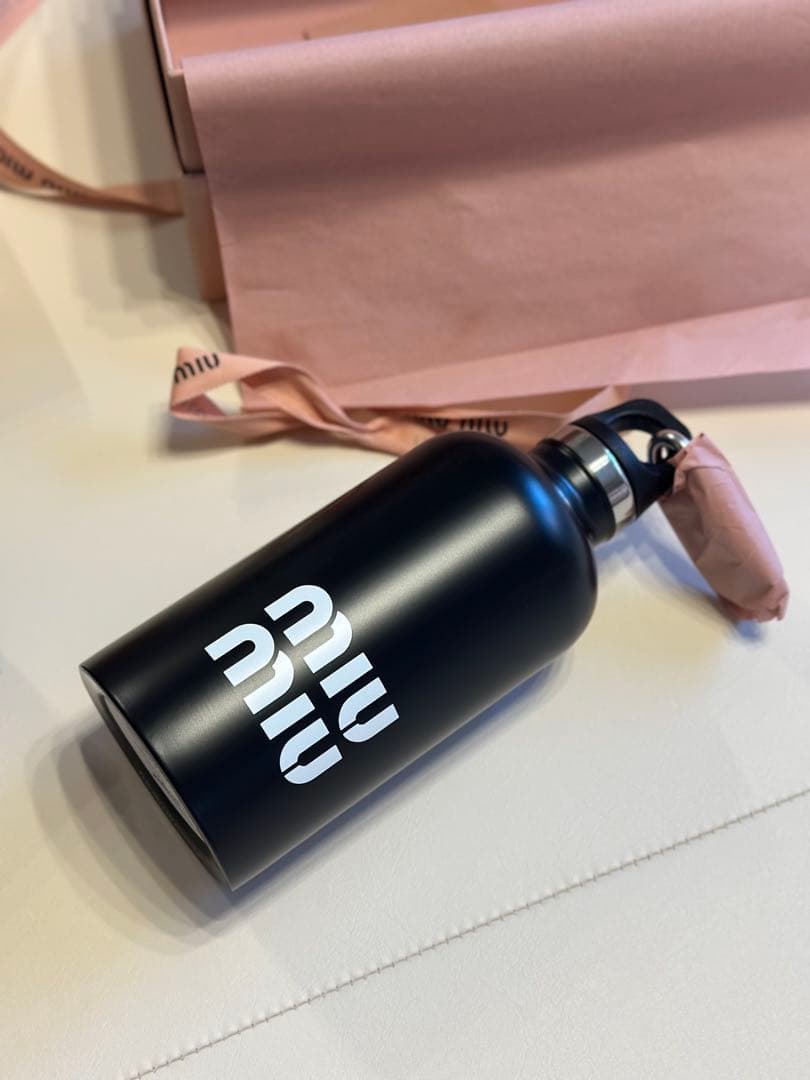 新品 MIU MIU ステンレスボトル 水筒＋ケース　ブラック