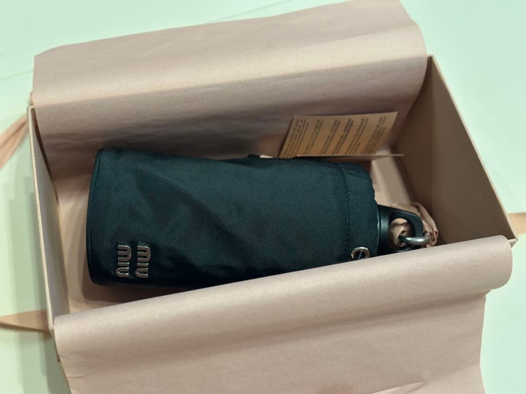 新品 MIU MIU ステンレスボトル 水筒＋ケース　ブラック