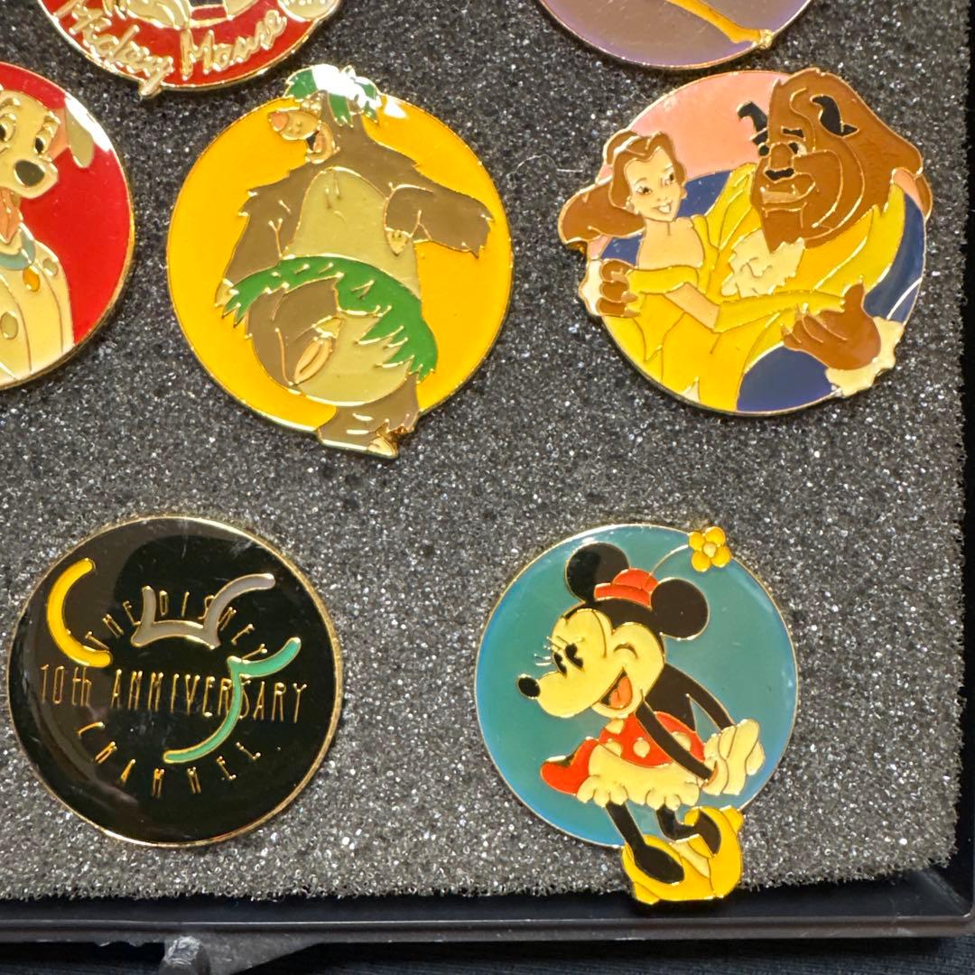 ディズニー チャンネル　10周年記念 ピンバッジセット
