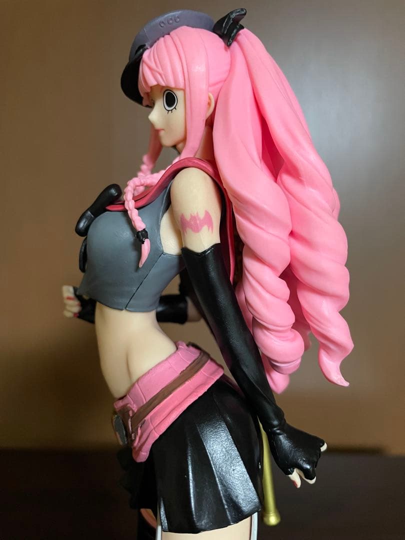 ワンピース FLAG DIAMOND SHIP ネフェルタリ・ビビ　ペローナ