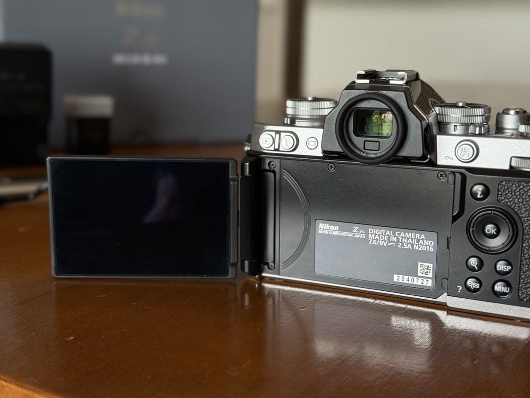 Nikon Z fc ミラーレス一眼 本体とオプションパーツ