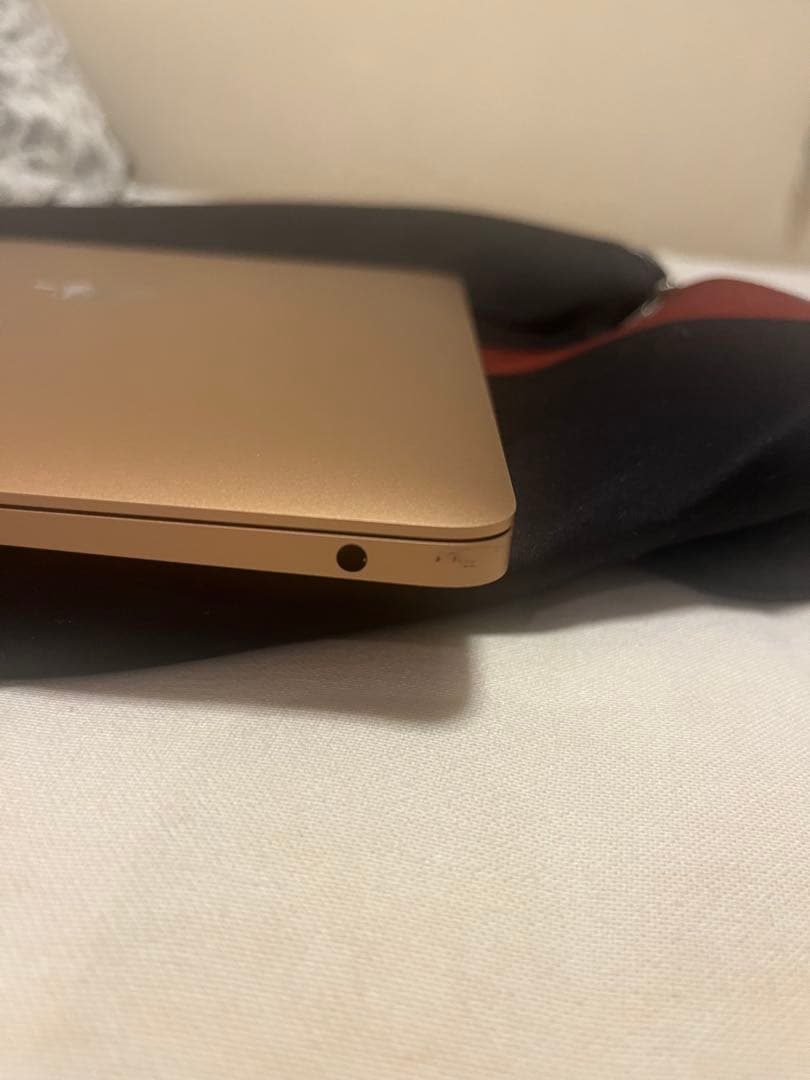 MacBook Air（M1, 2020）　ローズゴールド