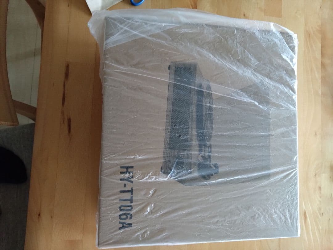 【新品未開封】レコードプレーヤー内蔵スピーカー付き　Bluetooth 接続対応