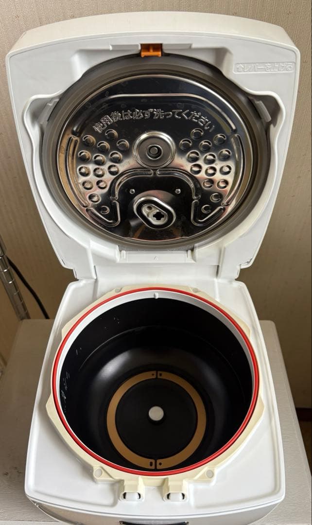 三菱 IH炊飯器 5.5合 炭炊釜 NJ-VE106-W 2016年製