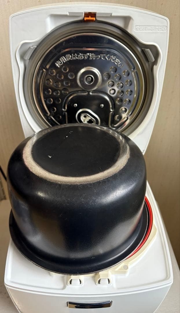 三菱 IH炊飯器 5.5合 炭炊釜 NJ-VE106-W 2016年製