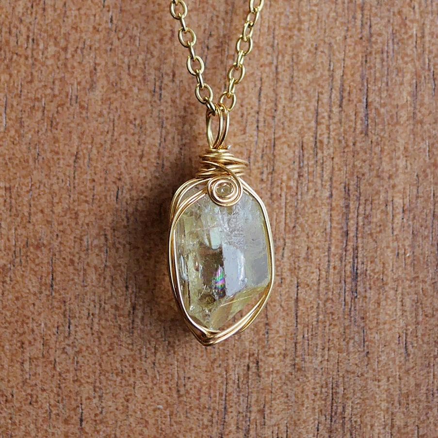 ワイヤー巻き☆宝石質 レインボー・イエローアパタイト・2（チェーン付）