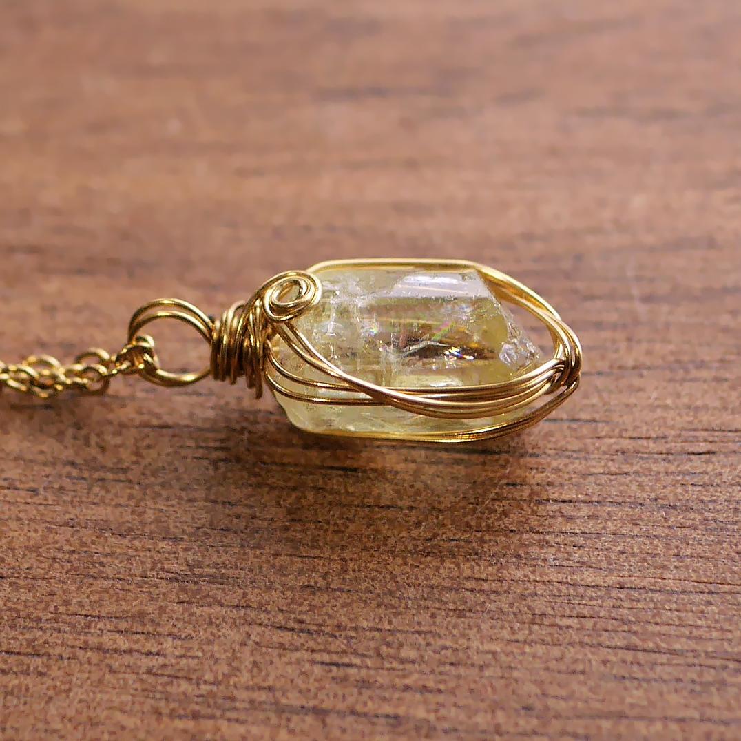 ワイヤー巻き☆宝石質 レインボー・イエローアパタイト・2（チェーン付）