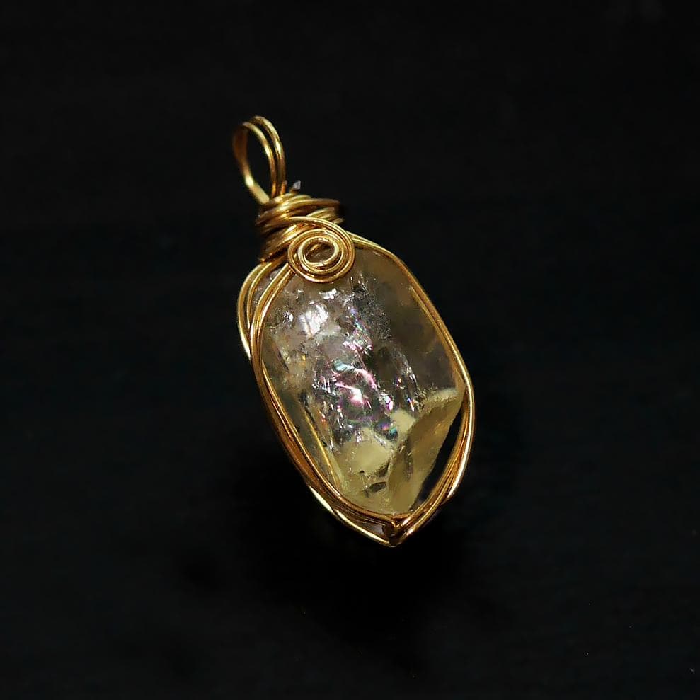 ワイヤー巻き☆宝石質 レインボー・イエローアパタイト・2（チェーン付）