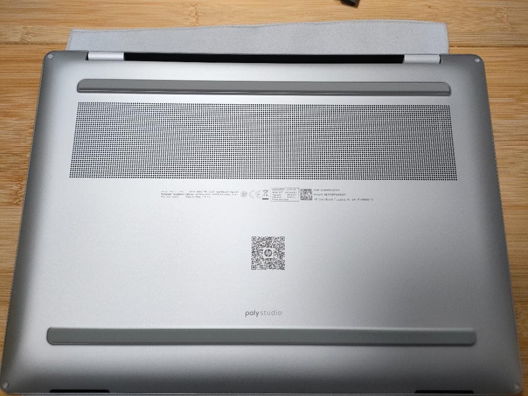 HP OmniBook 7 14 Ultra 7 、32GB、 1TB