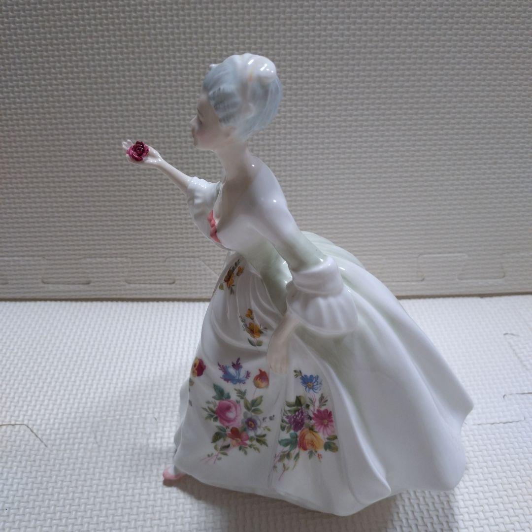 ロイヤルドルトン　ダイアナ　フィギュア