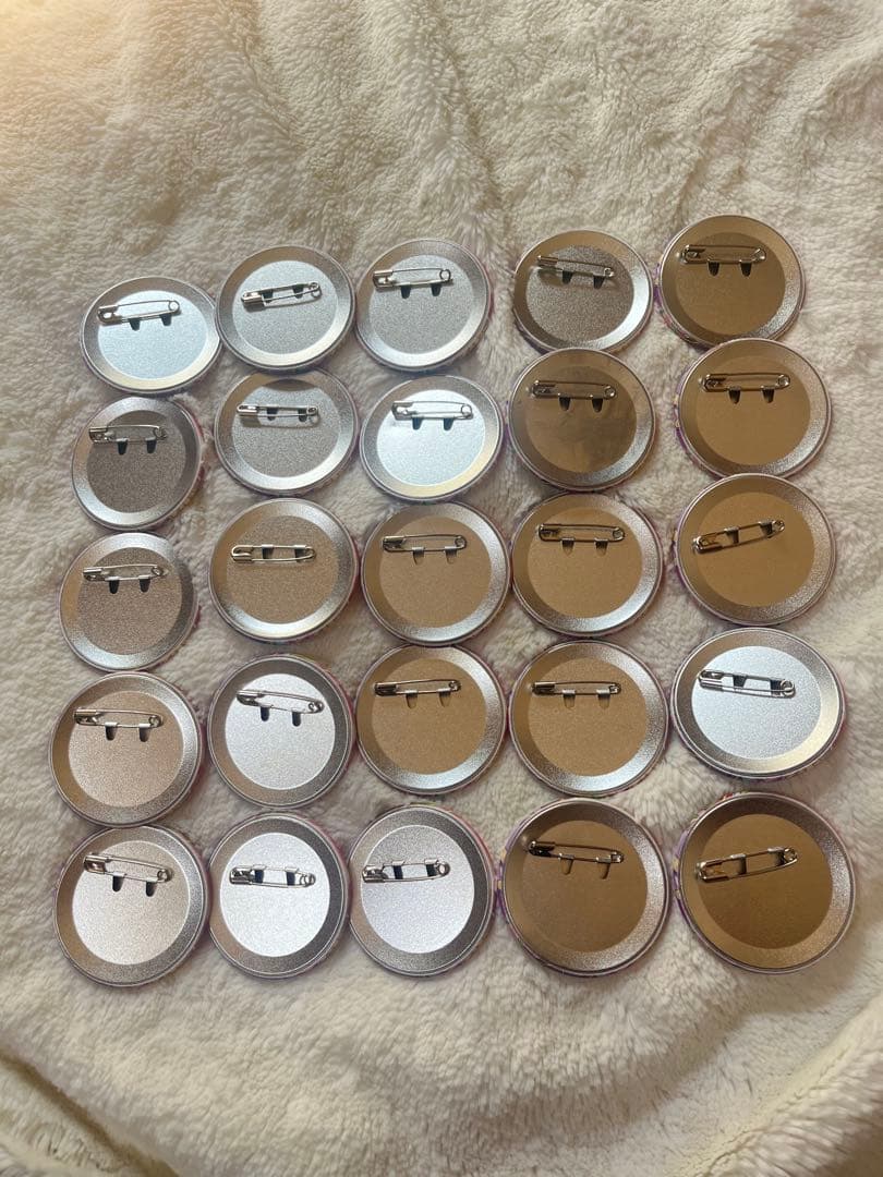 巴日和 缶バッチ