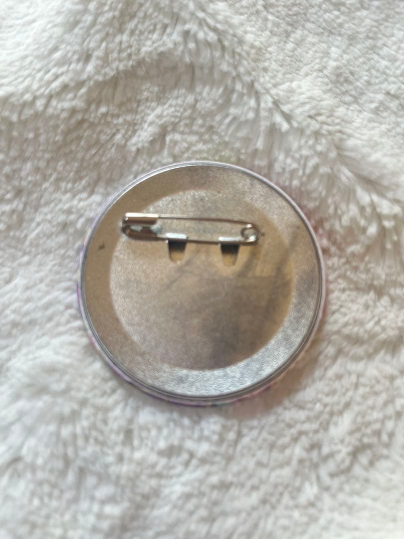 巴日和 缶バッチ