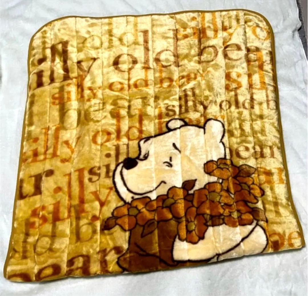 １４　プーさん　敷きパッド　パット【１００cm×２０５cm】