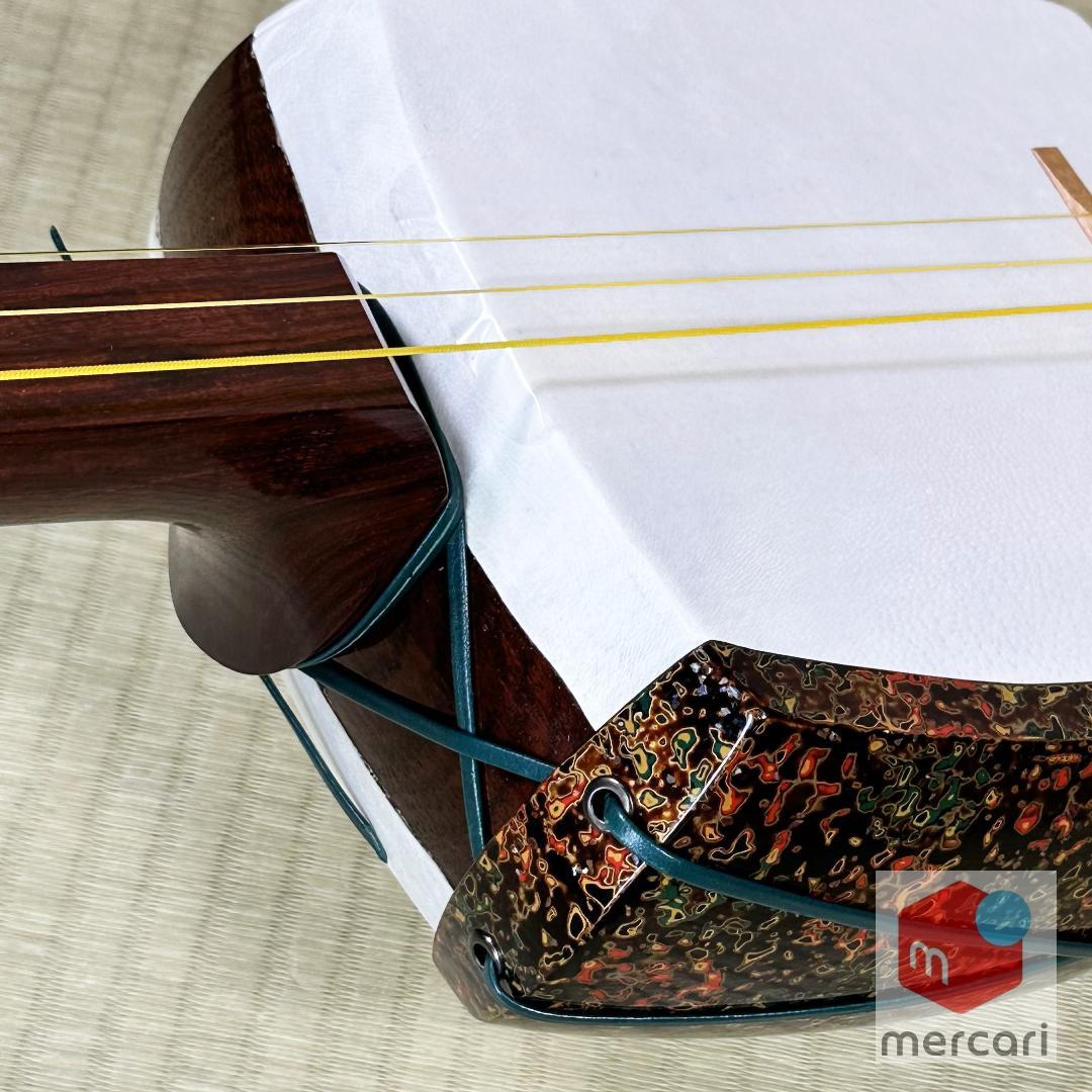 新品 津軽三味線 本体 紅木 太棹 展示品 新品軽量ケース付 新津01