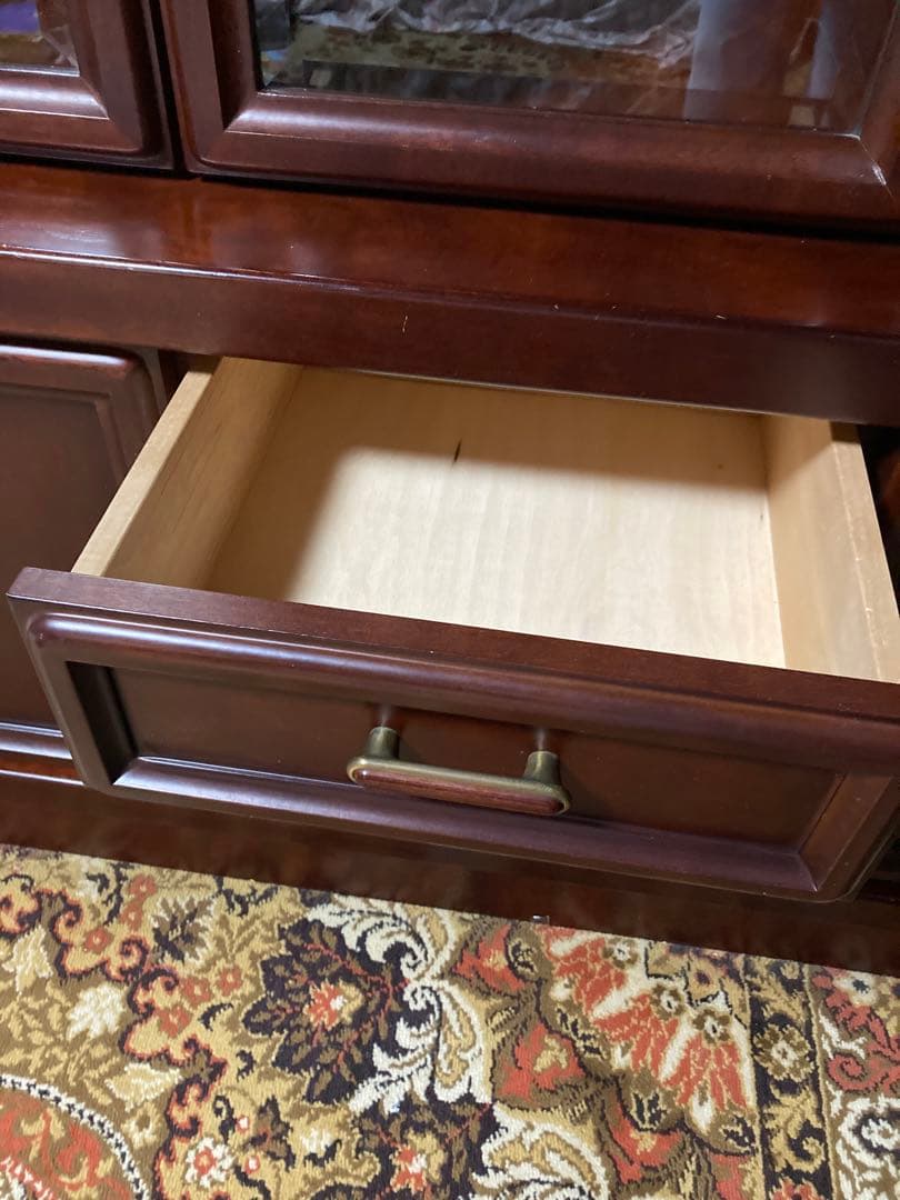 ダークブラウン木製キャビネット