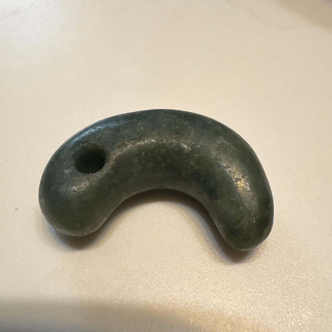 縄文　ヒスイ　勾玉