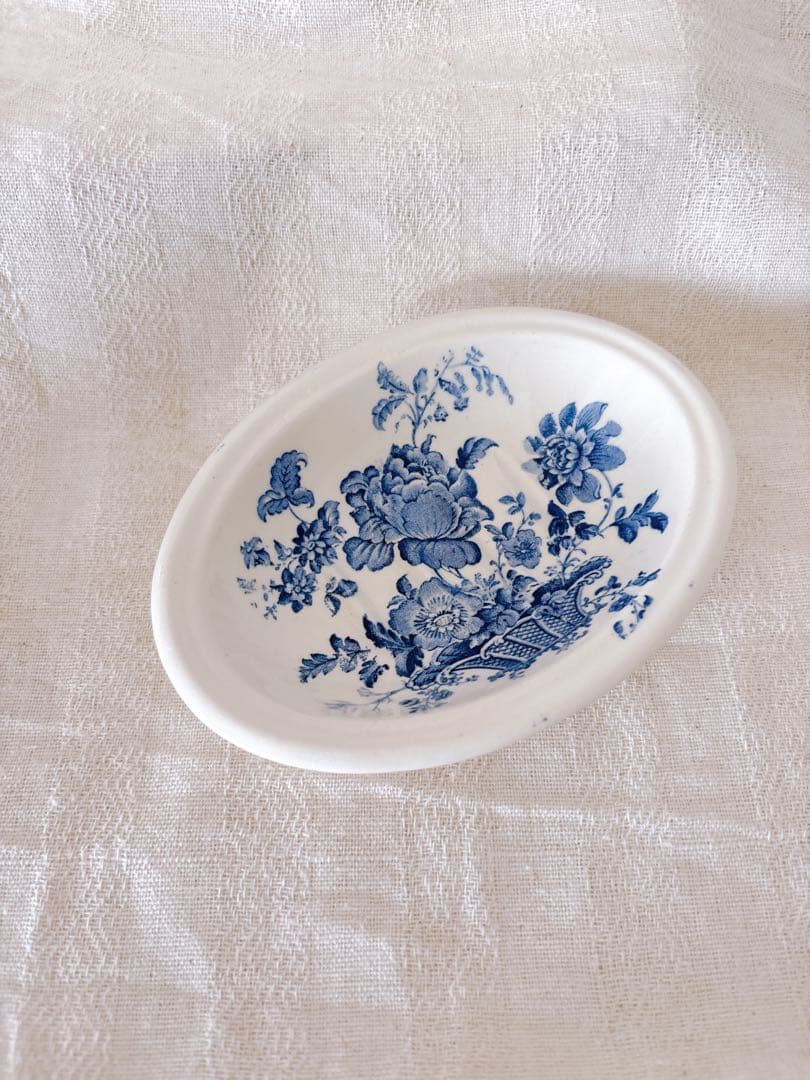 イギリスヴィンテージ　Crown Devon社製バスケットにお花ソープディッシュ