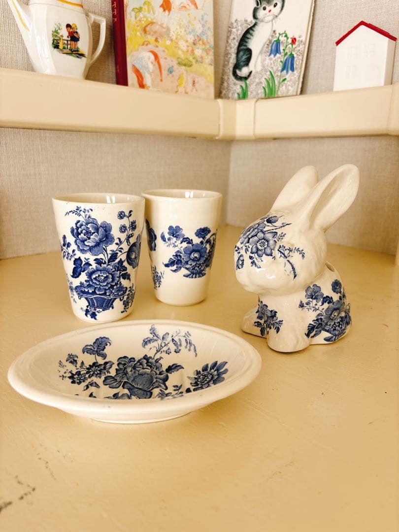 イギリスヴィンテージ　Crown Devon社製バスケットにお花ソープディッシュ