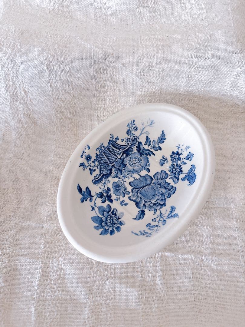 イギリスヴィンテージ　Crown Devon社製バスケットにお花ソープディッシュ