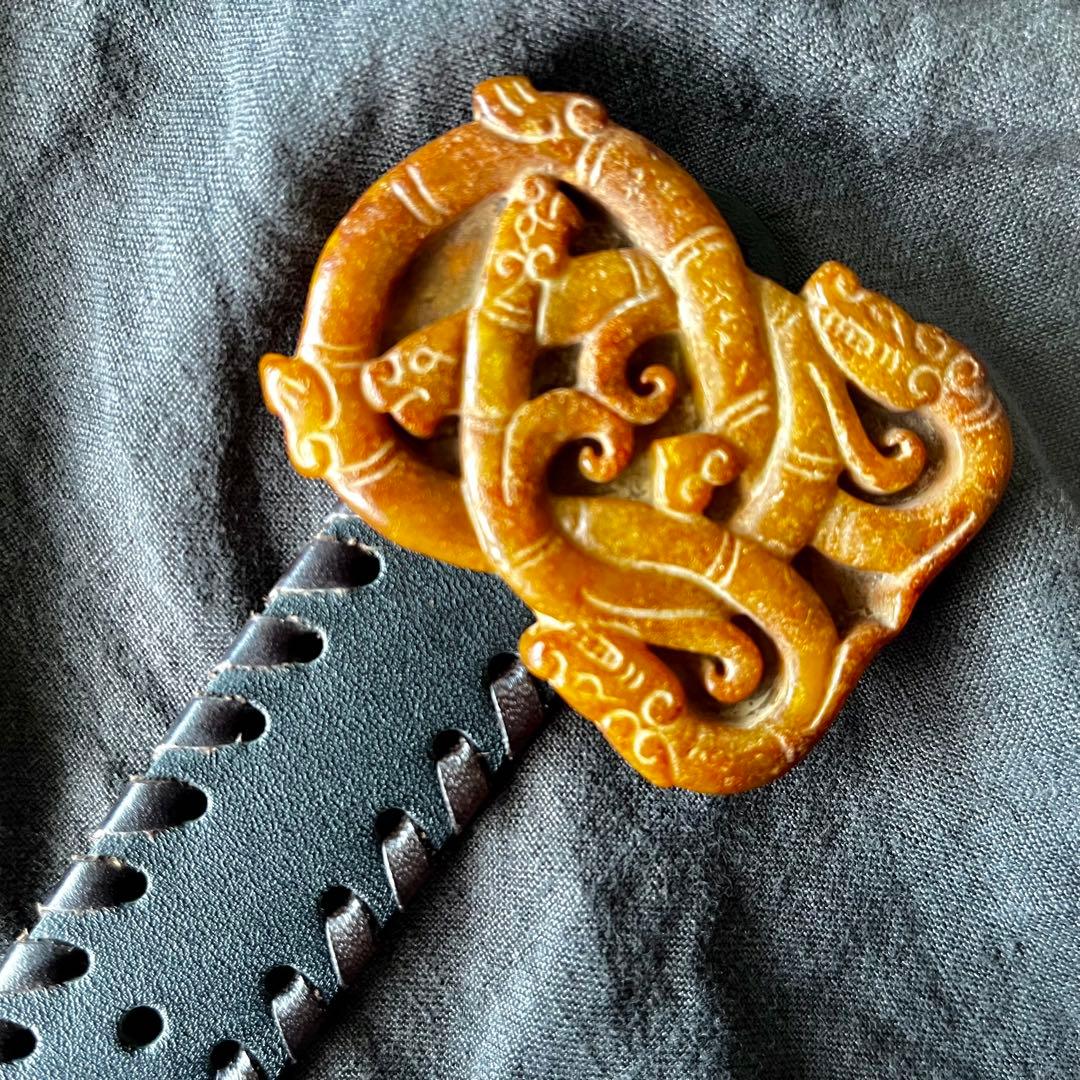 アンティーク ジェイド 彫刻 和田玉 ネフライト 中国王朝 古玉 龍 帯留め