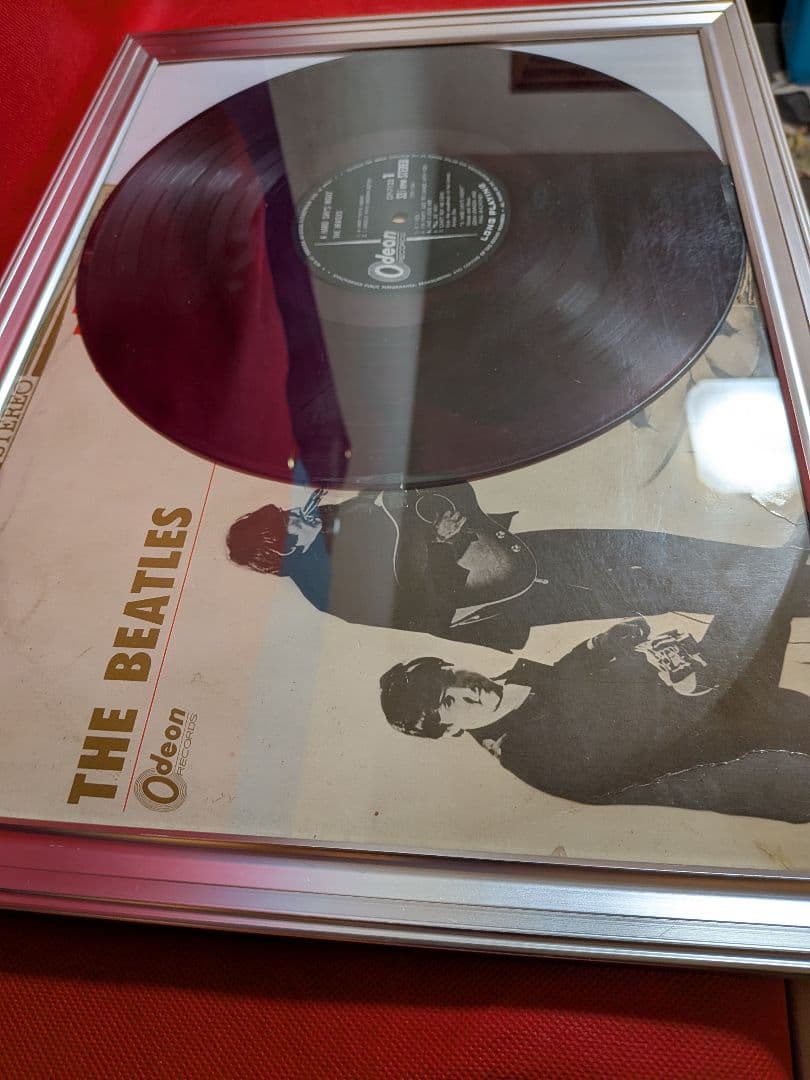 １９６２〜１９６６年当時物ビートルズ東芝音楽工業オデオン赤盤レコード額装品