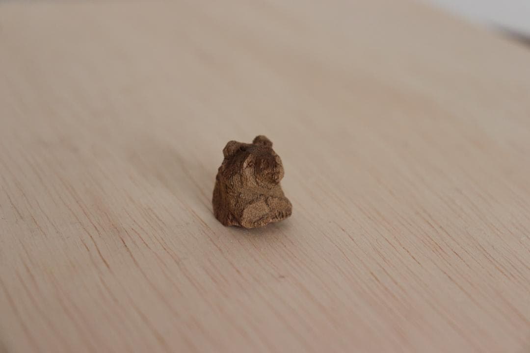 木彫り熊　極小　あとぐち民芸店　洞爺湖　北海道　しあわせのパン