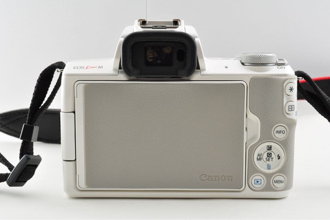 美品 Canon EOS Kiss M レンズキット 自撮りOK Wifi搭載