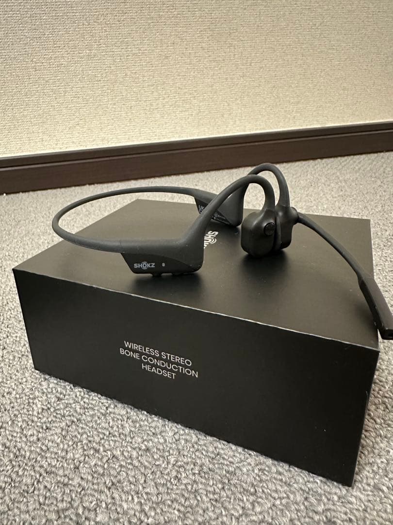 SHOKZ OPENCOMM 骨伝導イヤホン