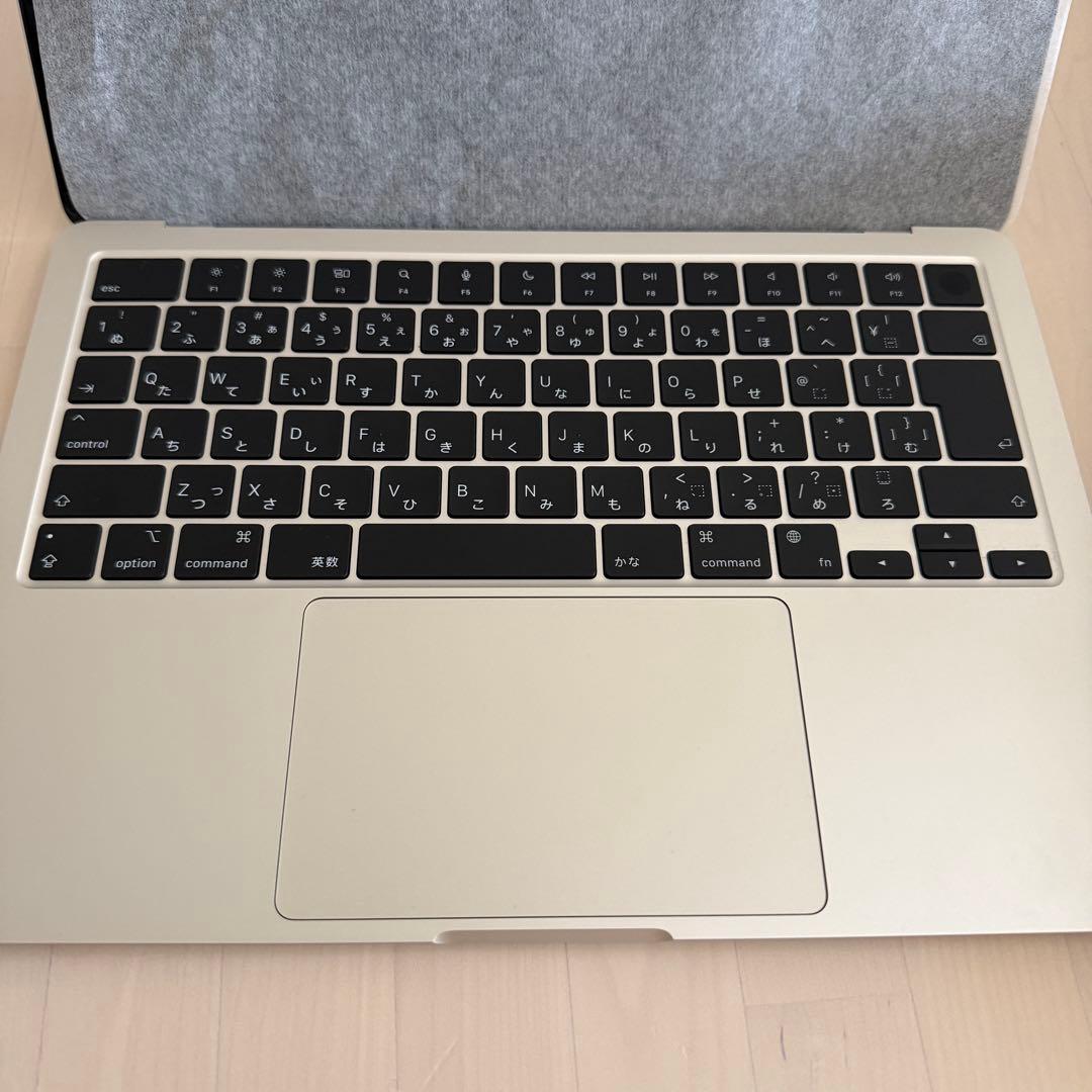 MacBook Air M2 13インチ 256GB スターライト 初期化済み