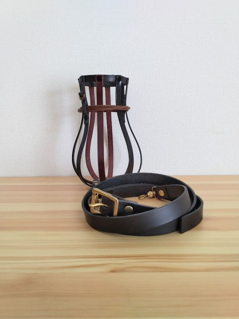 レザー水筒ホルダー　ハンドメイド　500ml用