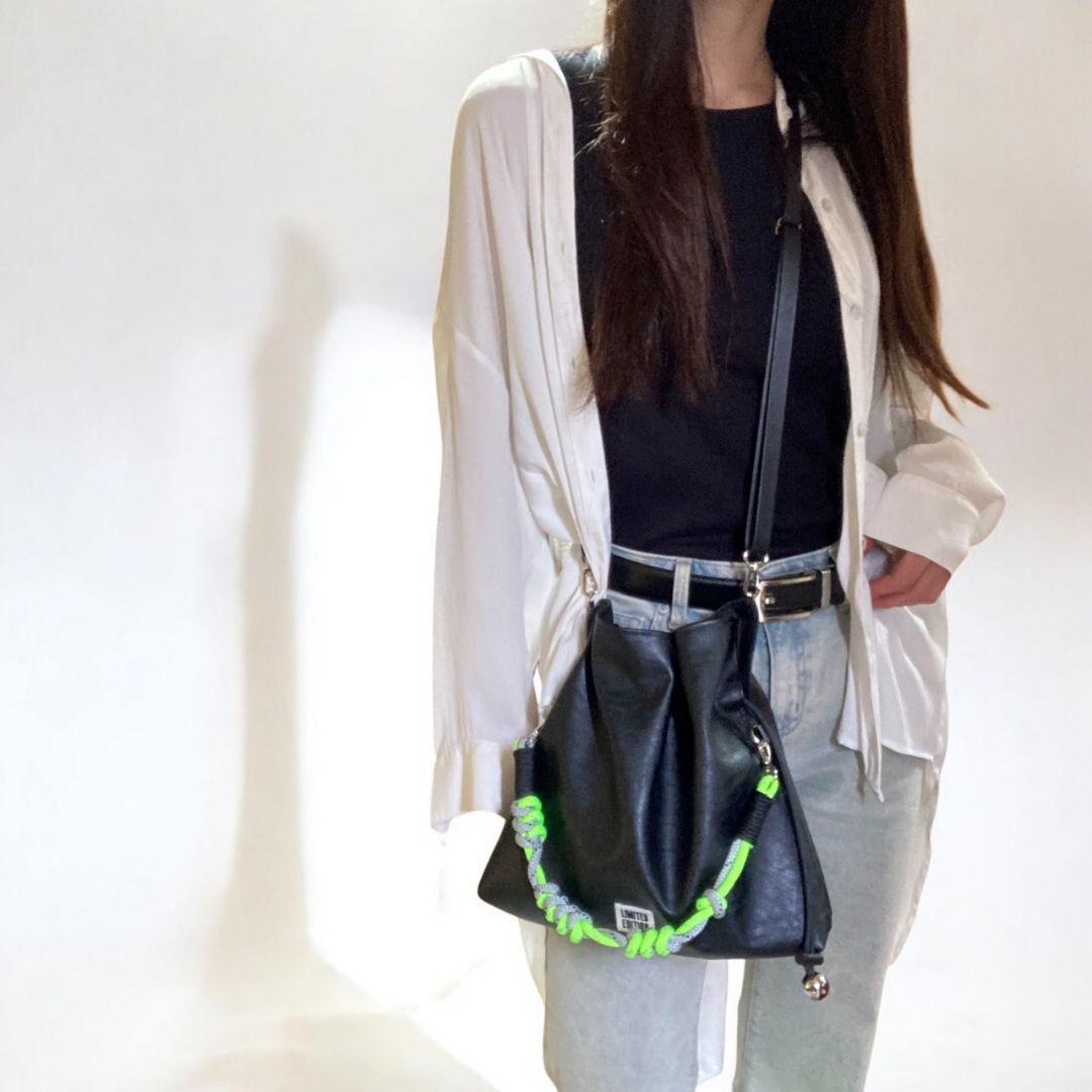 Drawstring bag／black