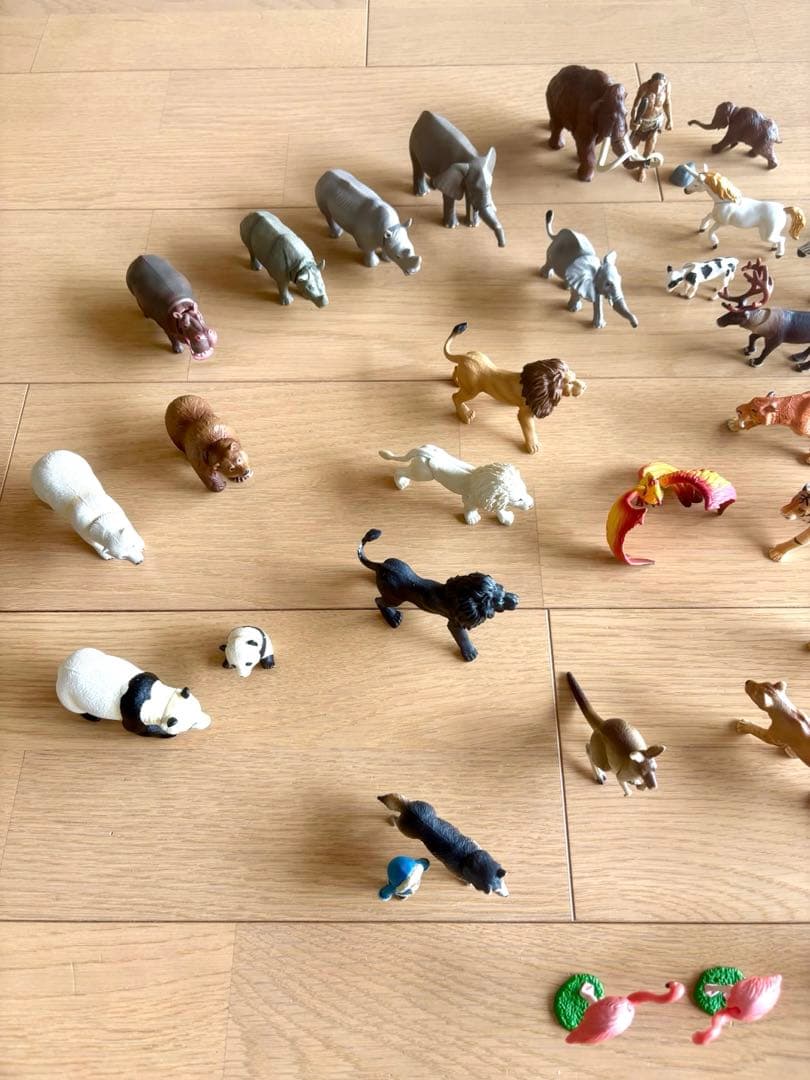 【アニアなどの動物フィギュアセット 】 50体＋アドベンチャー島シート付き