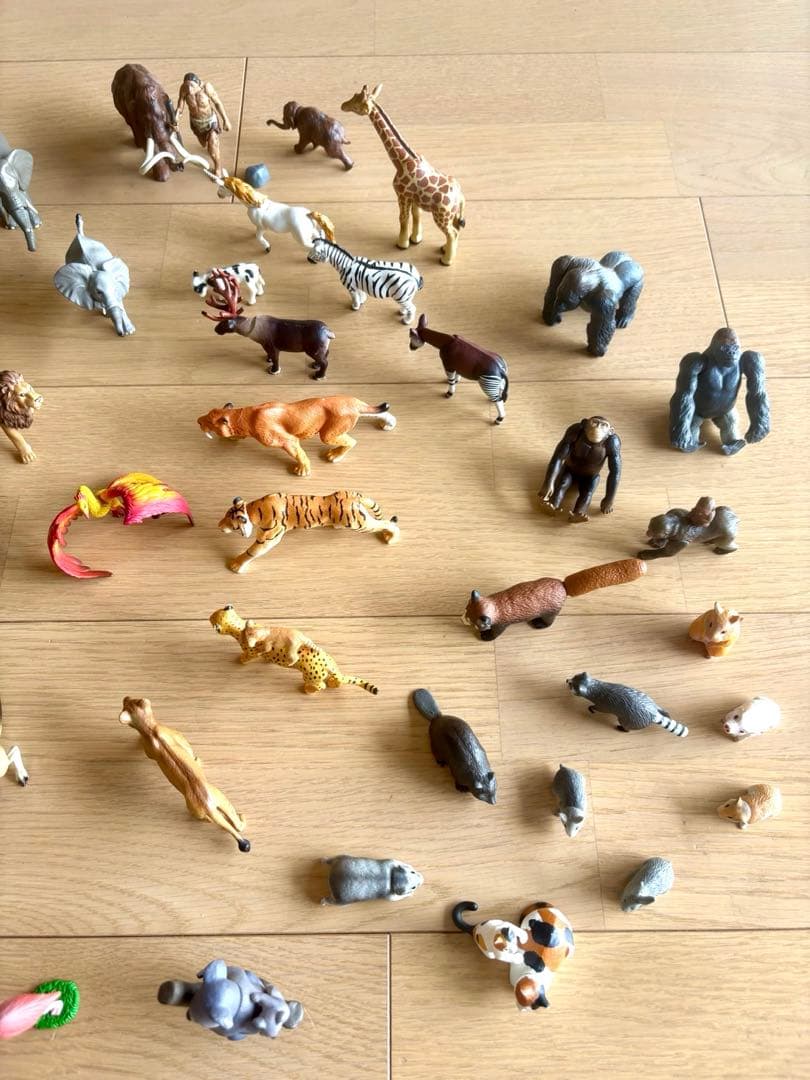 【アニアなどの動物フィギュアセット 】 50体＋アドベンチャー島シート付き