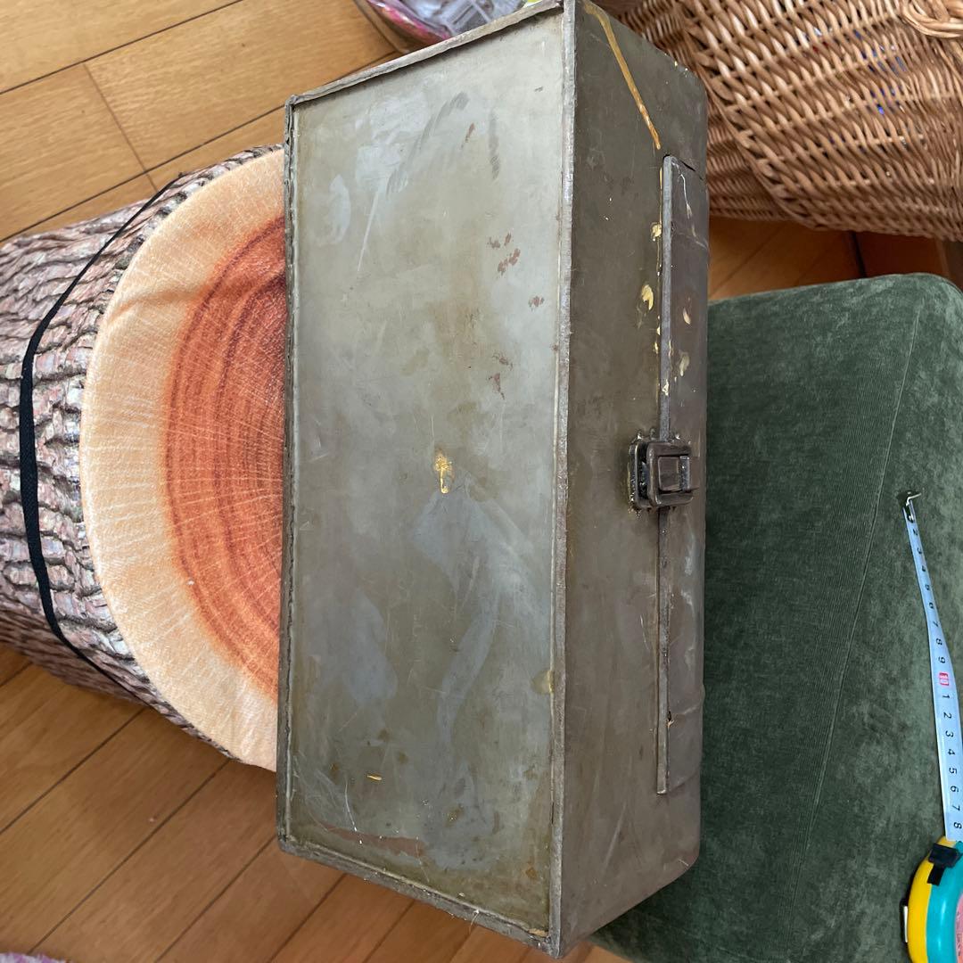 ガーデニング雑貨　ビンテージ　アンティーク物入れ