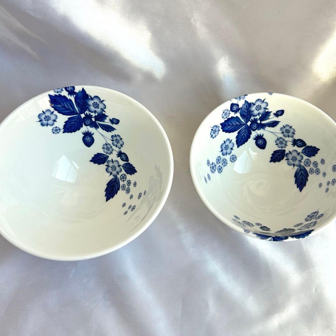 【新品】 ウェッジウッドストロベリーブルームインディゴ 夫婦茶碗