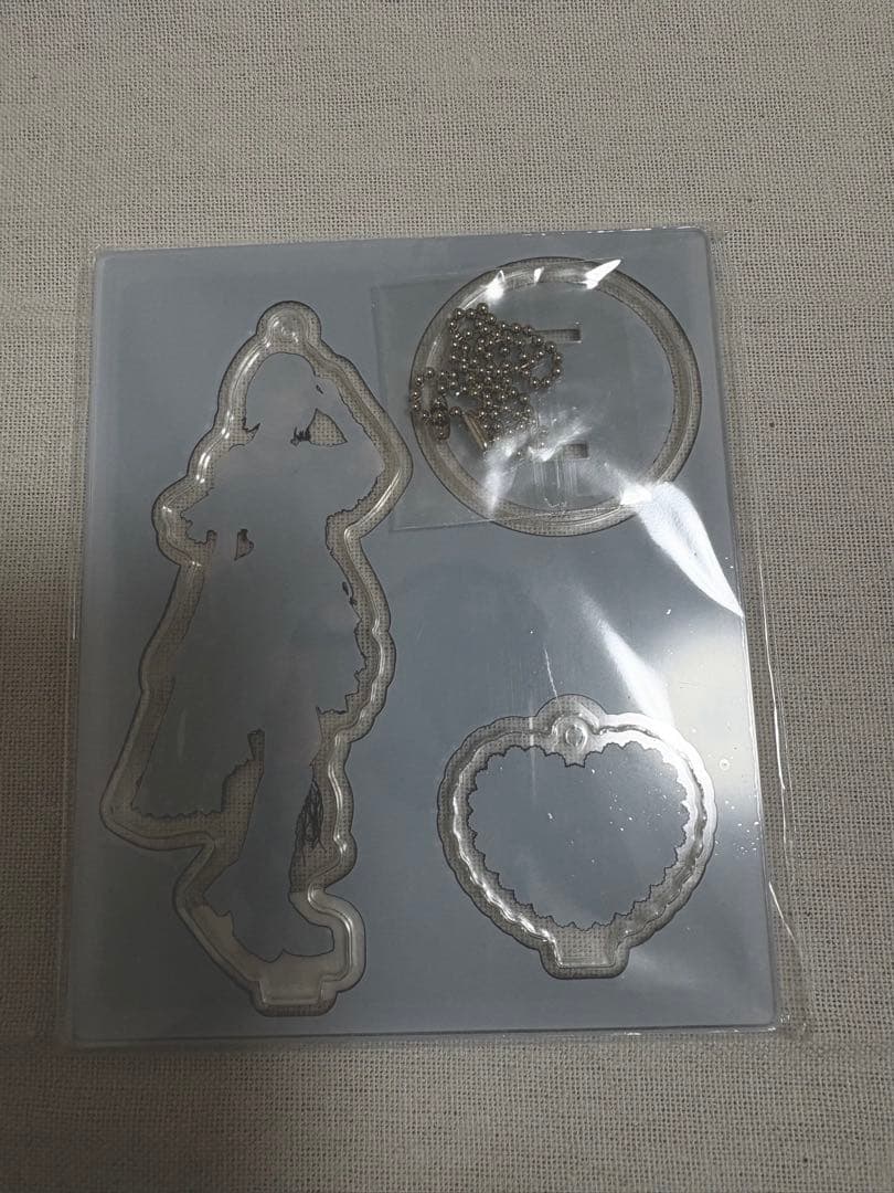 野口衣織 黒衣装 アクスタ