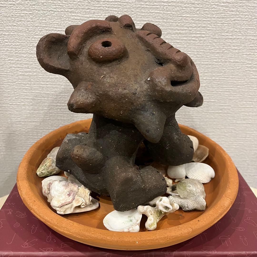 沖縄県西表島「青烽窯」の陶土製シーサー＆イタリア製の陶器受け皿＆貝殻付き
