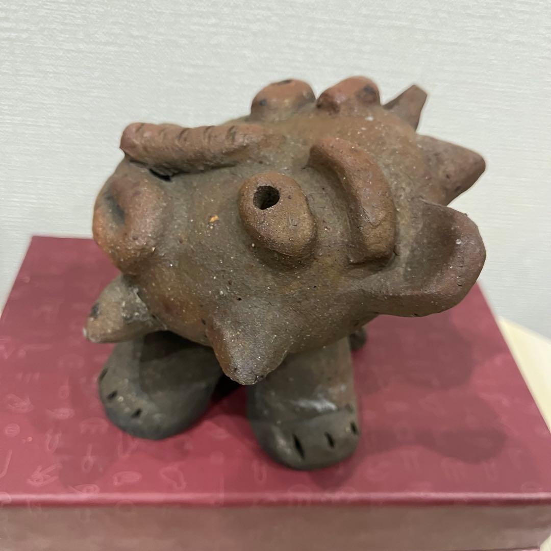 沖縄県西表島「青烽窯」の陶土製シーサー＆イタリア製の陶器受け皿＆貝殻付き