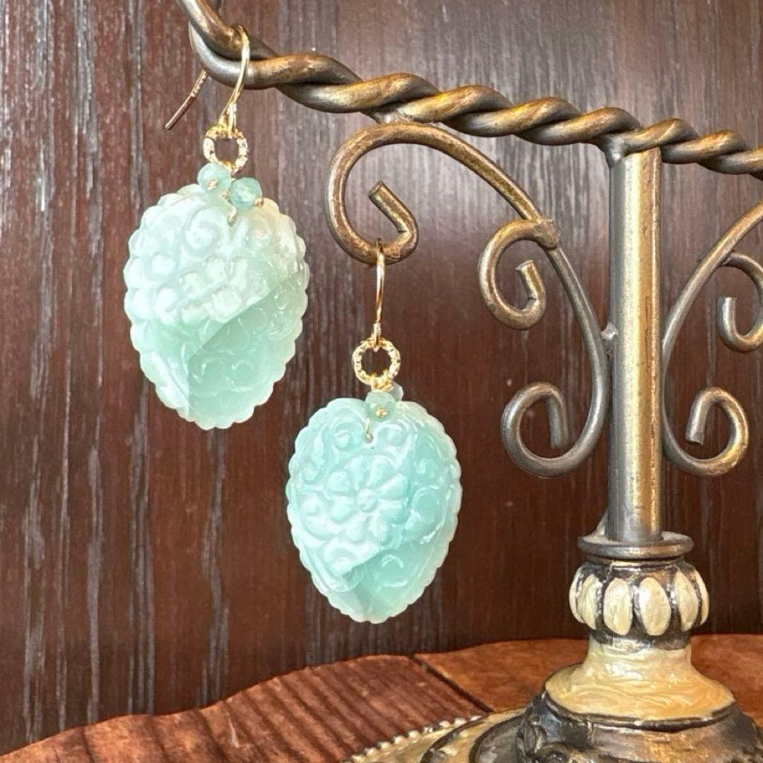 《ハニーフラット様》ヘモミルファイトフィカスリーフカービングピアスorイヤリング