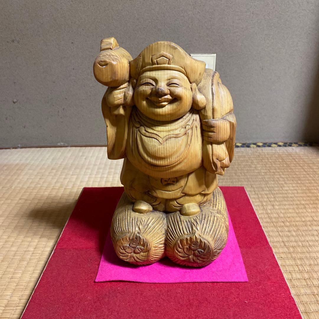 手作り木製大黒天像 赤い台座付き　非売品